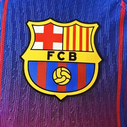 Kupiti-Prodajo-Moski-Nogometni-Dres-FC-Barcelona-Domaci-2025-26-Dolgi-Rokav-Razlicica-predvajalnika