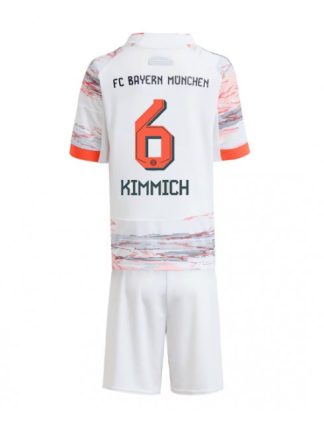 Kupiti-Prodajo-Otroski-Nogometni-dresi-Bayern-Munich-Joshua-Kimmich-6-Gostujoci-2025-26-kompleti